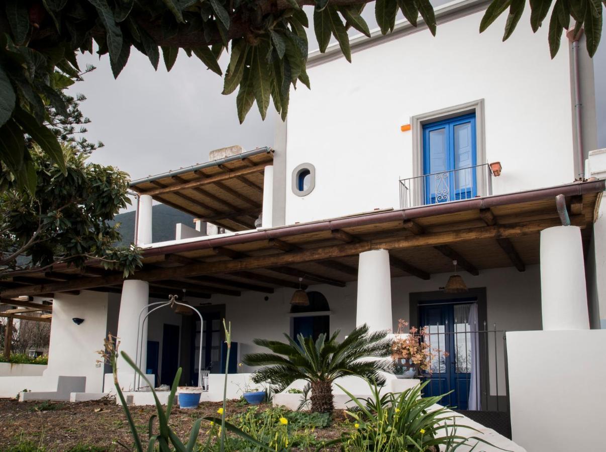 Villa Insolia Санта-Марина-Салина Экстерьер фото